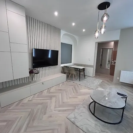 Апартаменти New Modern Comfort In The Heart Of Bratislavas Old Town